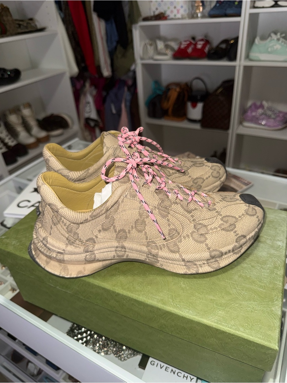 Gucci Ultralight sneakers